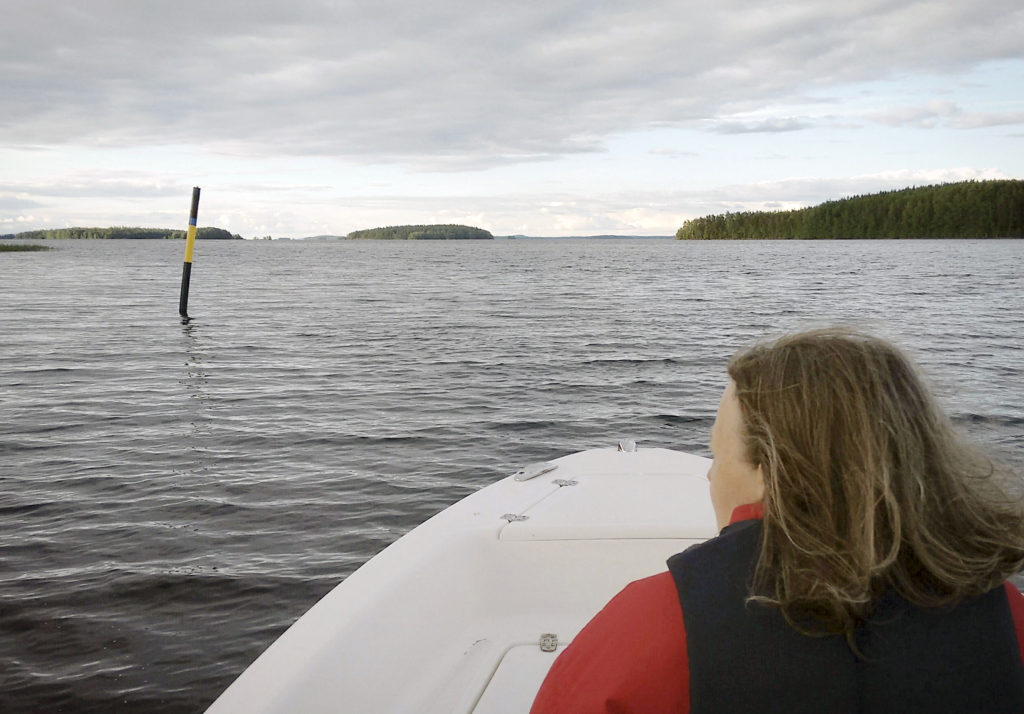 Liikenneviraston meriväylien kunnossapitoyksikkö tutkii keväisin ennen veneilykauden alkua kaikki yli 25 000 väyliemme turvalaitetta.